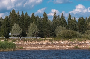 Запрещено купаться в озере Бабелитис в Риге