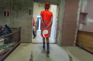 Украинских военных на Донбасс отправляют в касках времен ВОВ