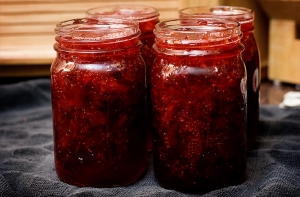 Убийство сына из-за банки варенья: мать осуждена на 16 лет