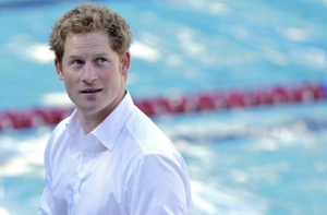 Принц Гарри починил телевизор чилийским футбольным болельщикам