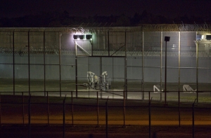 Трое канадских заключенных совершили побег на вертолете