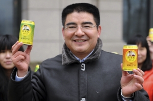 Китайский миллиардер пригласил на обед тысячу американских бедняков