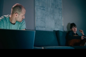 Ролик о суррогатной жизни в Facebook набрал 5,5 млн просмотров за месяц (ВИДЕО)