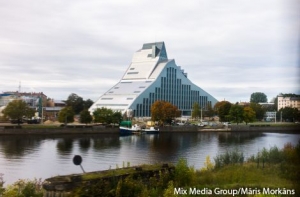 ЧП в «Замке света»: застрявшие в лифте люди освобождены