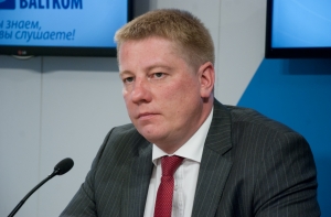 Минсообщения: пешеходы на проезжих дорогах будут носить спецжилеты