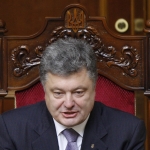 Порошенко объявил о прекращении огня на неделю