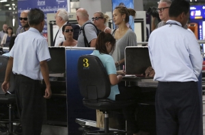 Во Франции из-за забастовки авиадиспетчеров может быть отменена половина рейсов