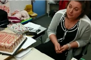 В Канаде украинцы подарили русским «матный торт» (ВИДЕО)