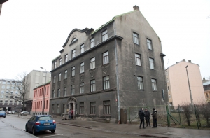 ЧП в Veselības centrs 11: людей не пускают в здание