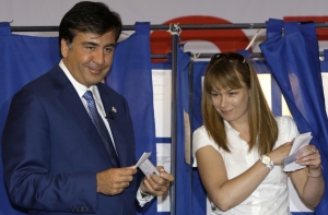 Жена Саакашвили должна была лететь на малайзийском Boeing 777