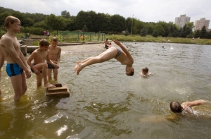 Вода в реках прогрелась до +26 градусов