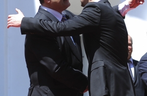 Порошенко надеется, что Яценюк не уйдет с поста премьера