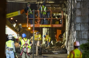 Фасад Бруклинского моста обрушился из-за непогоды