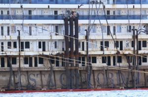 Буксировка Costa Concordia начнется 22 июля