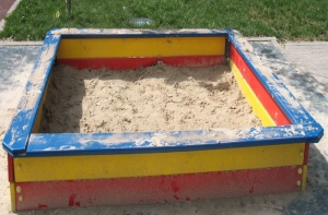 В детской песочнице в Томске нашли 200 граммов героина