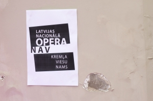 Против юбилея Крутого в Опере протестовало три человека (ФОТО, ВИДЕО)