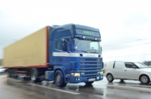 Акция протеста дальнобойщиков: потребовалась помощь спецназа (ФОТО, ВИДЕО)