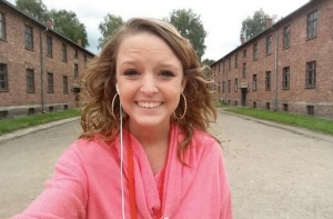 Селфи в Освенциме возмутило пользователей Twitter (ФОТО)