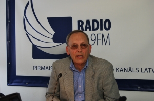 Депутат нацблока назвал украинских ополченцев «кретинами»