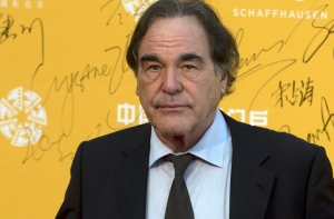 Оливер Стоун призвал не верить версиям США о крушении Boeing