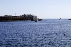 Началась транспортировка Costa Concordia с места аварии в порт (ВИДЕО)