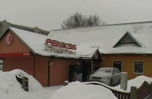 Раненного во время ограбления Fenikss полицейского будут судить за убийство