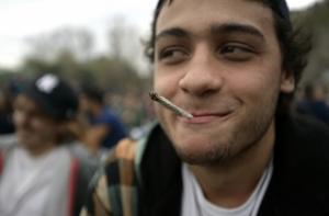 Уругвай на год отложил начало продаж марихуаны частным лицам