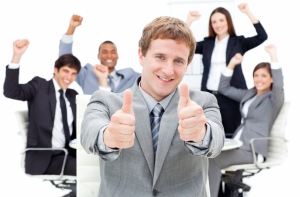 Дружба с коллегами делает людей счастливыми