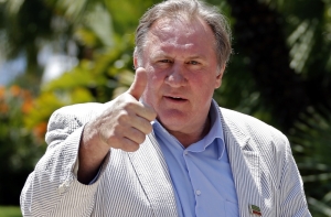 В Ригу прилетели Жерар Депардье и Фанни Ардан