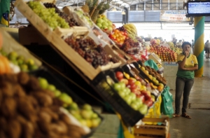 Россия введет полный запрет на импорт фруктов и овощей из Евросоюза