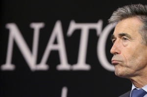 Расмуссен: НАТО прекращает отношения с Россией