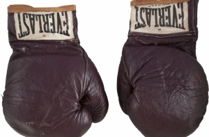 Перчатки Мохаммеда Али ушли с молотка за $400 тысяч