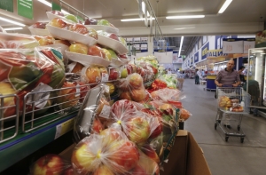 СМИ сообщили о появлении контрабандных продуктов в магазинах Москвы