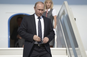 Путин прилетел в Минск, где запланированы переговоры с Порошенко (ВИДЕО)