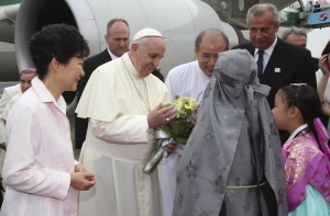 КНДР ответила на приезд Папы Римского запуском ракет