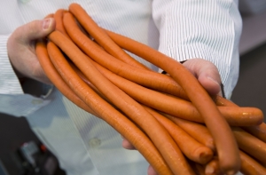 В Дании 12 человек умерли от отравления сосисками