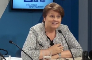 Страуюма: разобравшись с овощами, Европа поможет нашим молочникам (АУДИО)