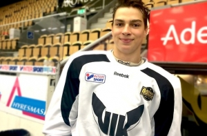 16-летний латвийский хоккеист дебютировал на чемпионате Швеции