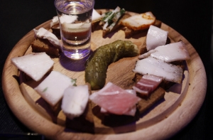 Россия не пропустила с Украины более тонны сала и мяса