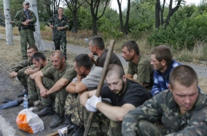 Украинские военные передали ополченцам списки пленных