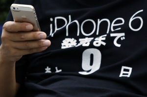 Первым заказчикам iPhone 6 придется ждать гаджет до октября