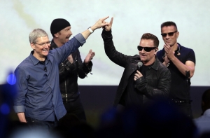 Группа U2 спасет для Apple мир музыки
