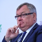 Глава ВТБ пожелал Евтушенкову успехов