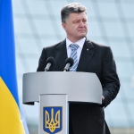 Порошенко сообщил об освобождении 57 пленных силовиков