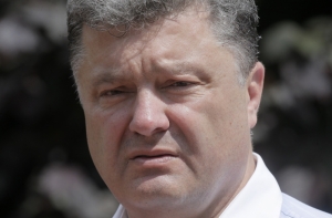 Порошенко назвал число освобожденных силовиков