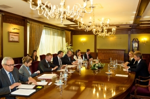 Ушаков в Москве: вице-премьер РФ пообещал поддержку нашим шпротам