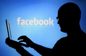 Студент нашел в Facebook скрытую функцию перевода денег