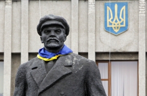 На Полтавщине решено снести 117 памятников Ленину
