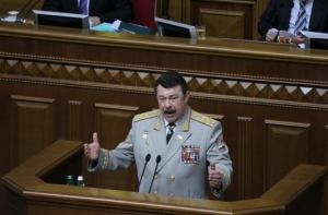 На Украине завели дела на бывших министров обороны