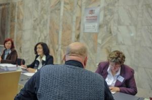 В 7 утра открылись избирательные участки (ФОТО)